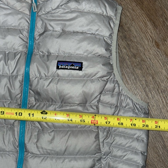 Patagonia • Goose Down Puffer Sweater Vest - Picture 7 of 13